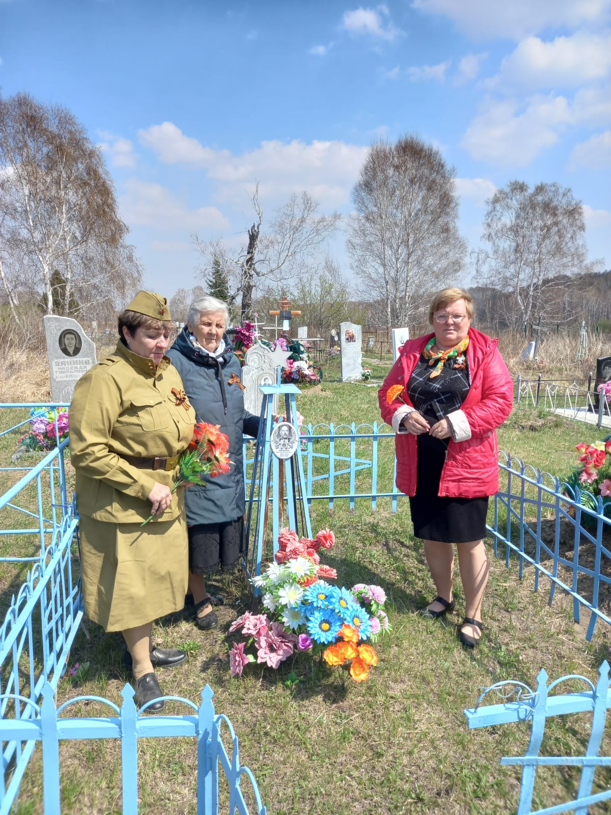 На могиле Чарыкова И. К. в с. Шигаево, 09 мая 2022 г.